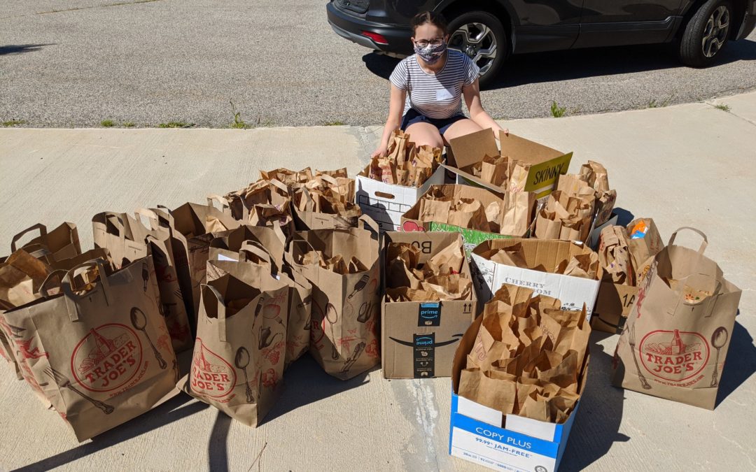 KS Teens Create Snack Bags for Open Table